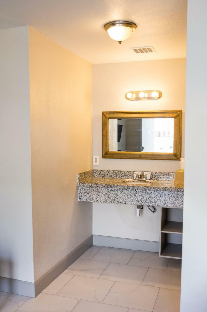 Merit Inn And Suites Beaumont Kültér fotó