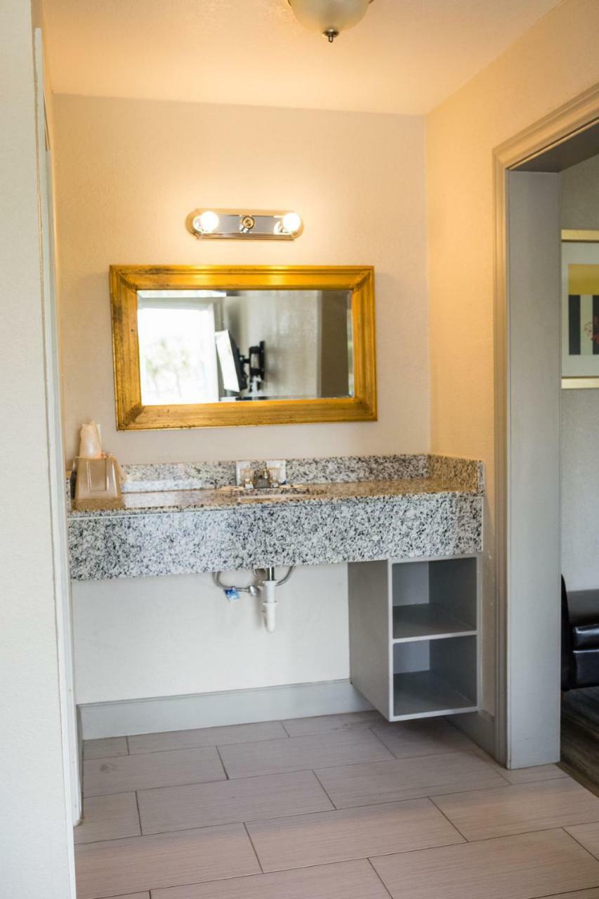 Merit Inn And Suites Beaumont Kültér fotó